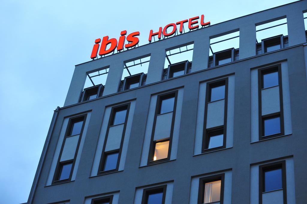 Ibis Skopje City Center Exterior photo